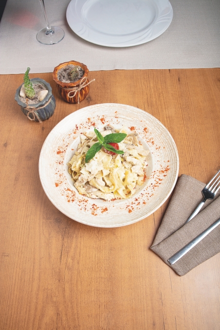 Fettuccine Alfredo