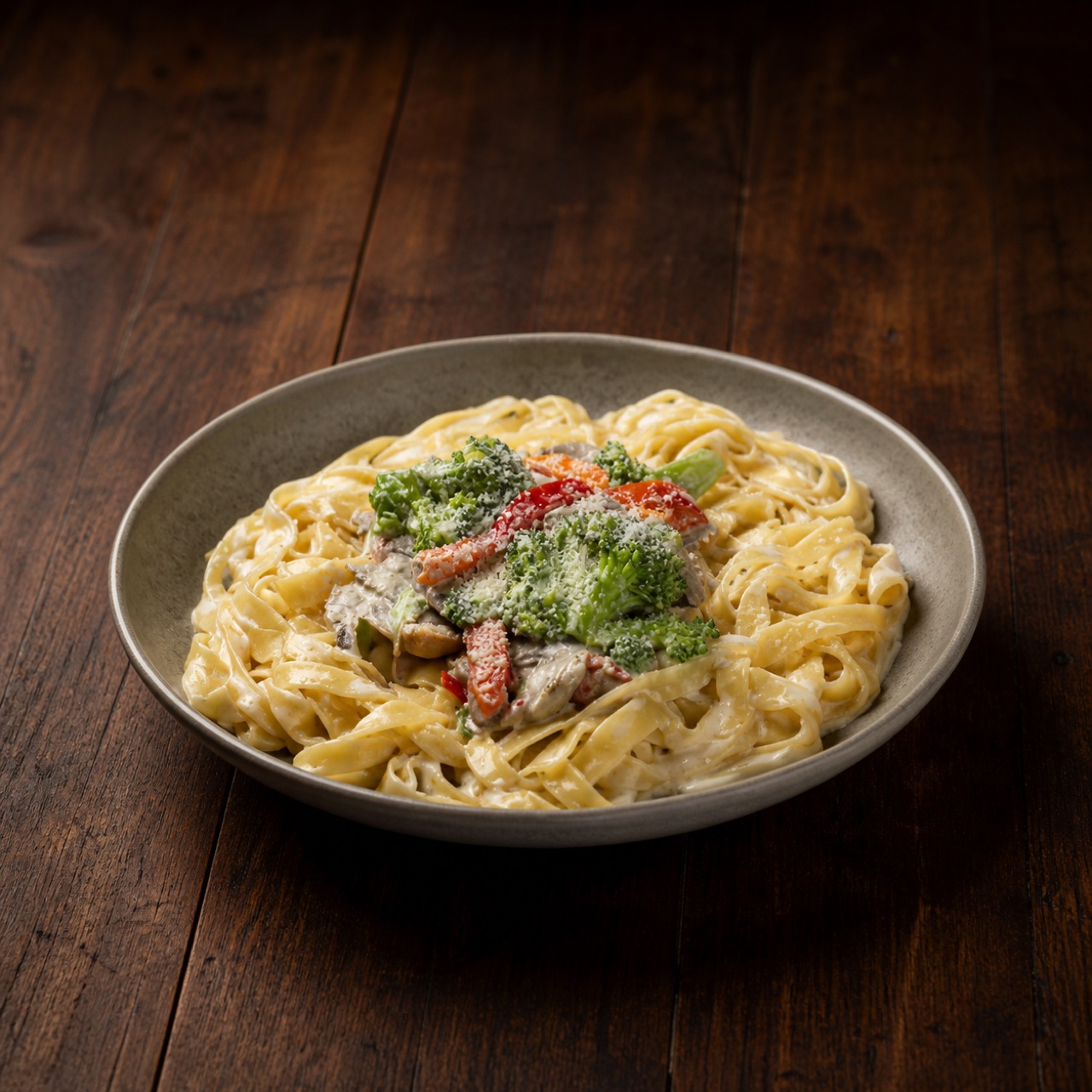 Fettuccine Krema Sebzeli