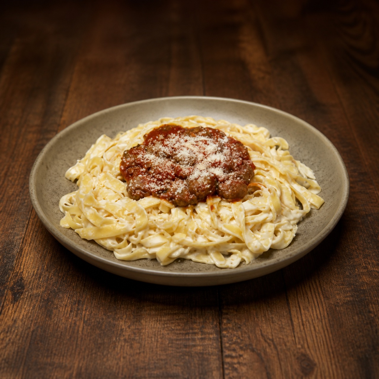Fettuccine Krema Köfteli